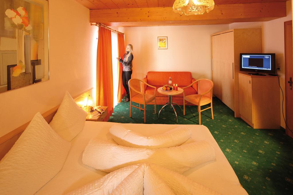 Hotel Sonnalpen Дамулс Стая снимка