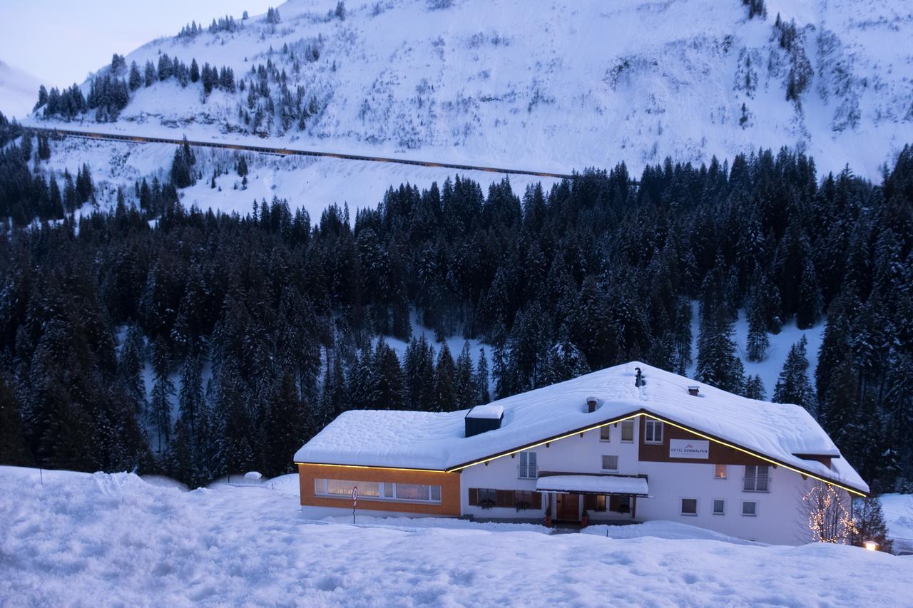 Hotel Sonnalpen Дамулс Екстериор снимка